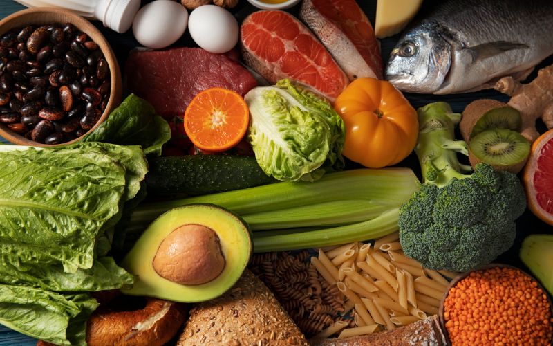 Thay đổi thói quen sinh hoạt, chế độ ăn uống lành mạnh tránh xa dấu hiệu lão hoá da