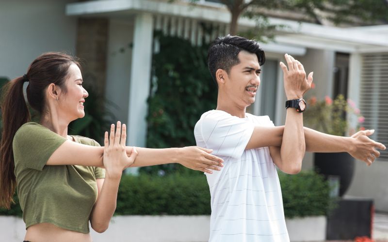 Bạn nên tuân thủ chế độ ăn uống cân bằng, tập thể dục đều đặn, và kiểm tra sức khỏe định kỳ sau lọc máu