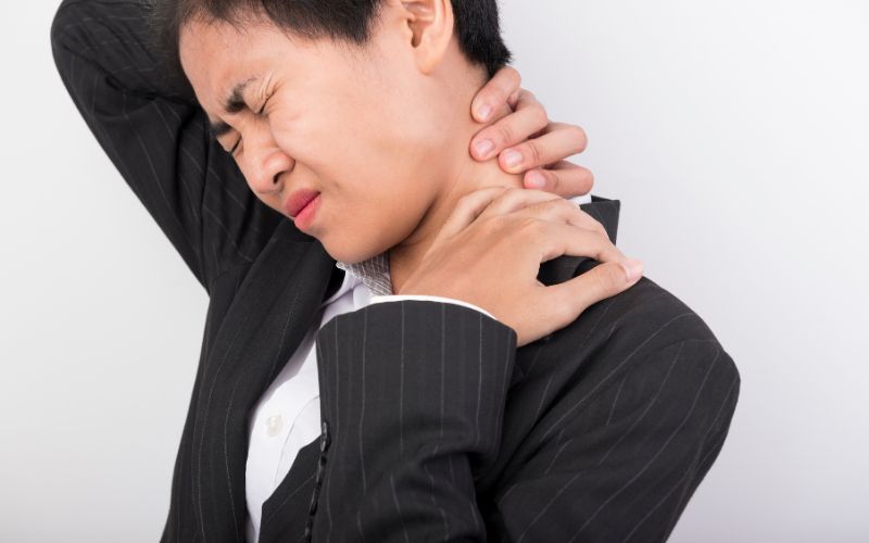 Tác nhân bên trong làm bệnh thoái hoá khớp vai càng nghiêm trọng